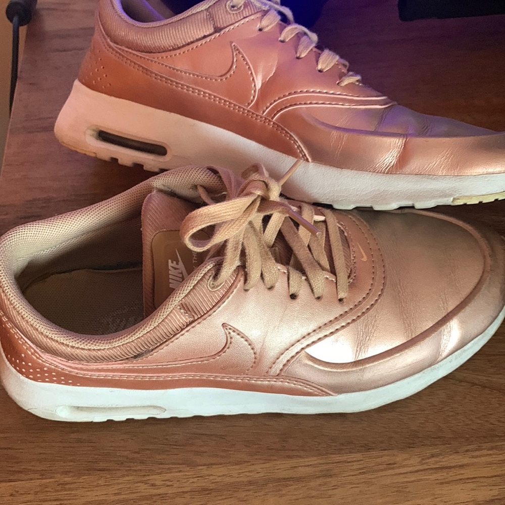 PINK NIKE